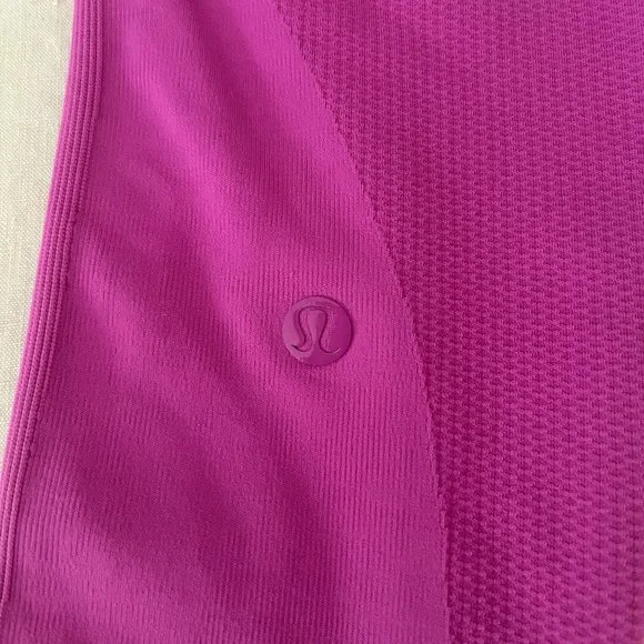 Lululemon Zone In Crop Ultra Violet size 6 rare